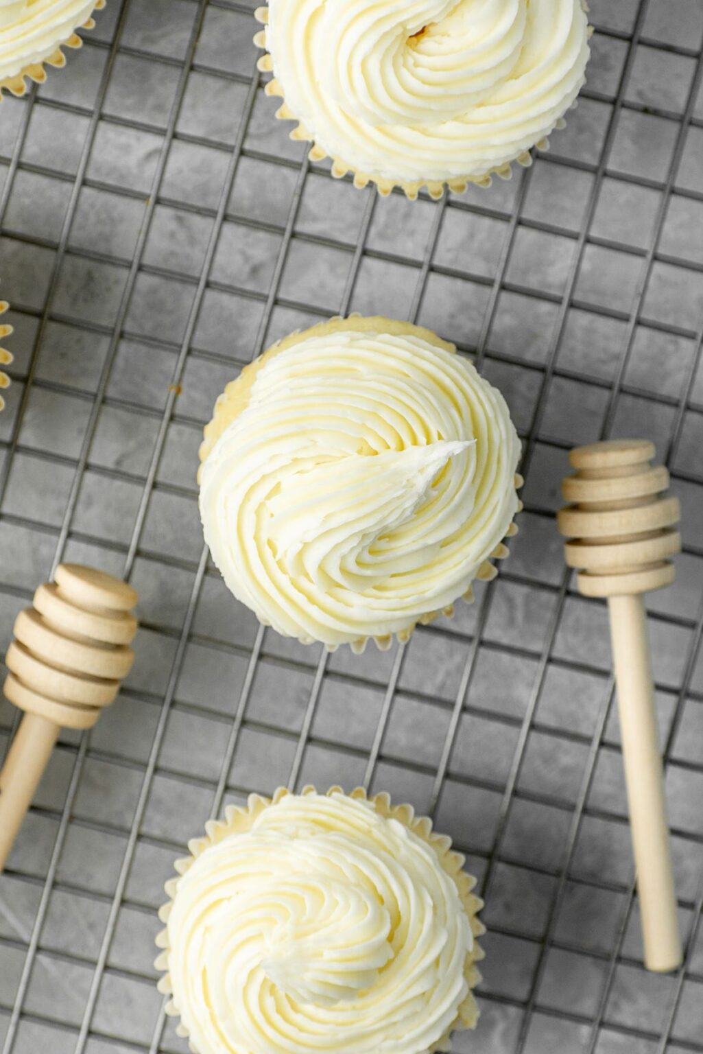 Easy Honey Buttercream Frosting Ginger Snaps Baking Affairs